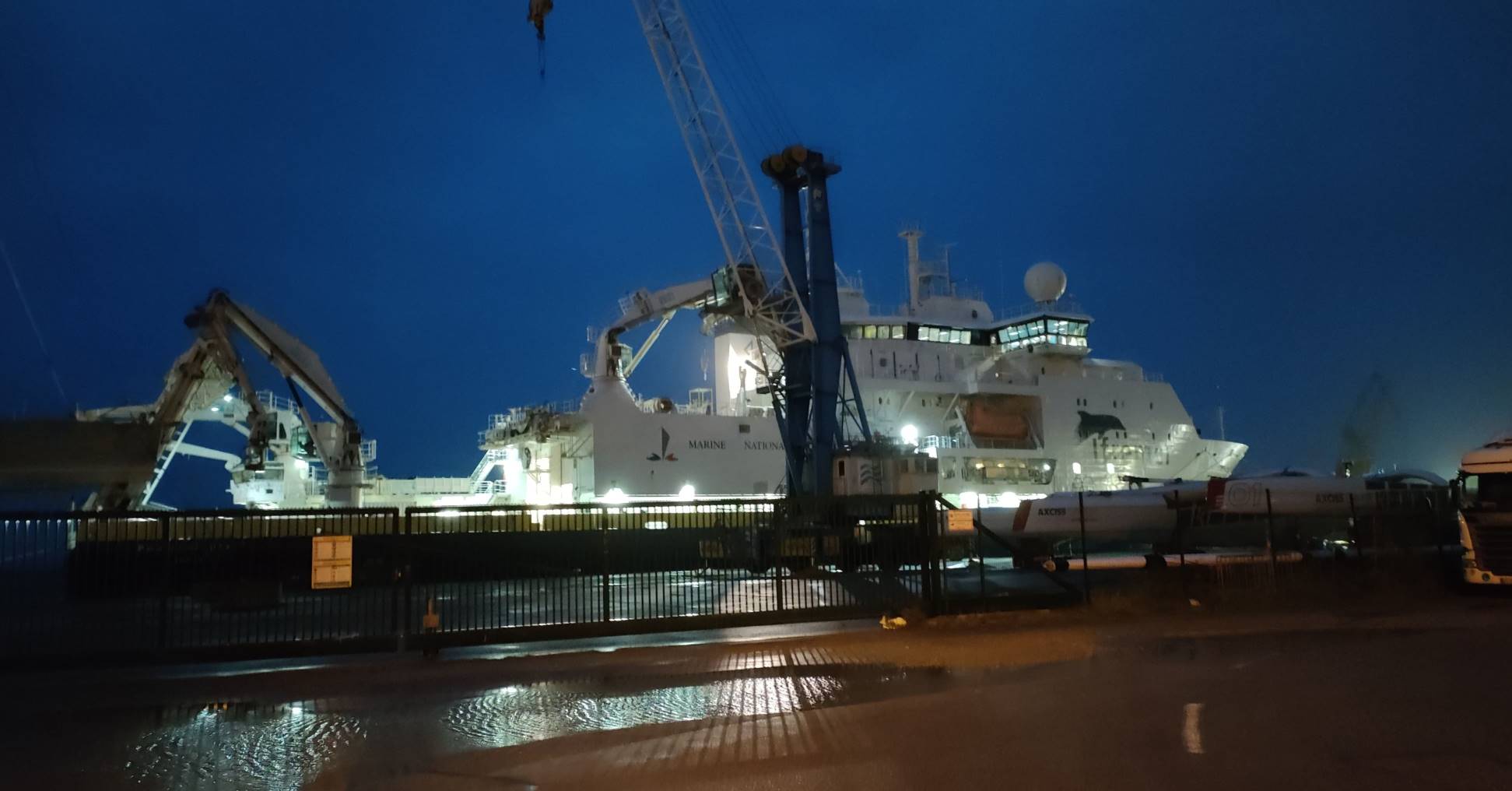 Photo de nuit du Pourquoi pas ? de l’Ifremer